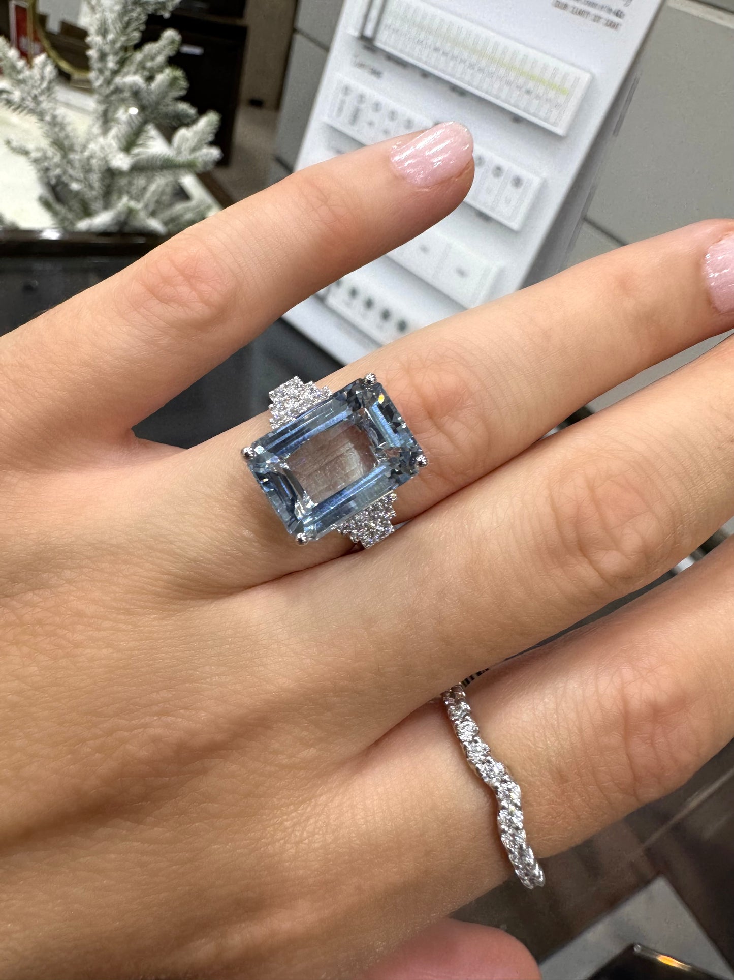 7.00ct Aqua & Diamond Ring