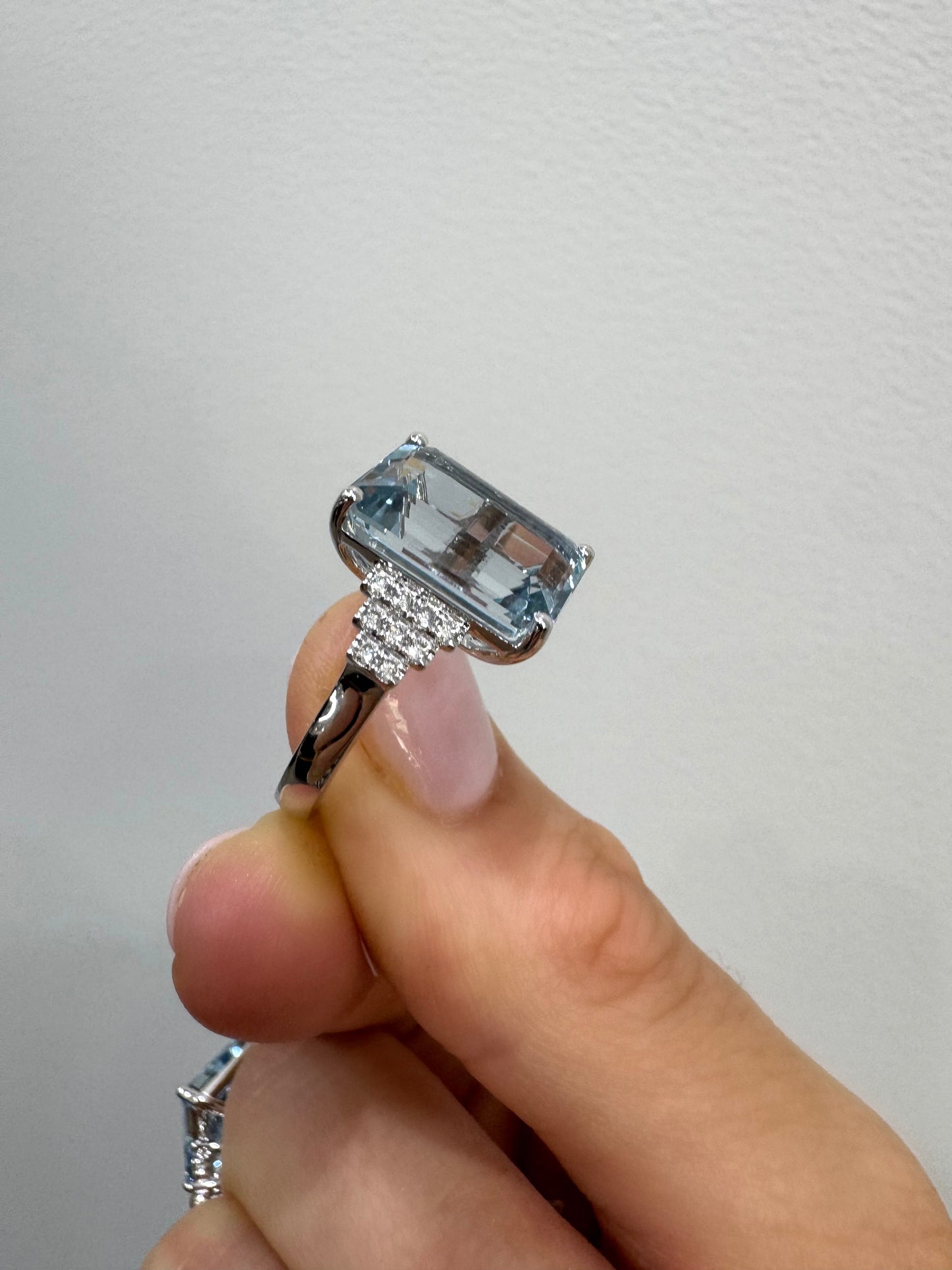 7.00ct Aqua & Diamond Ring