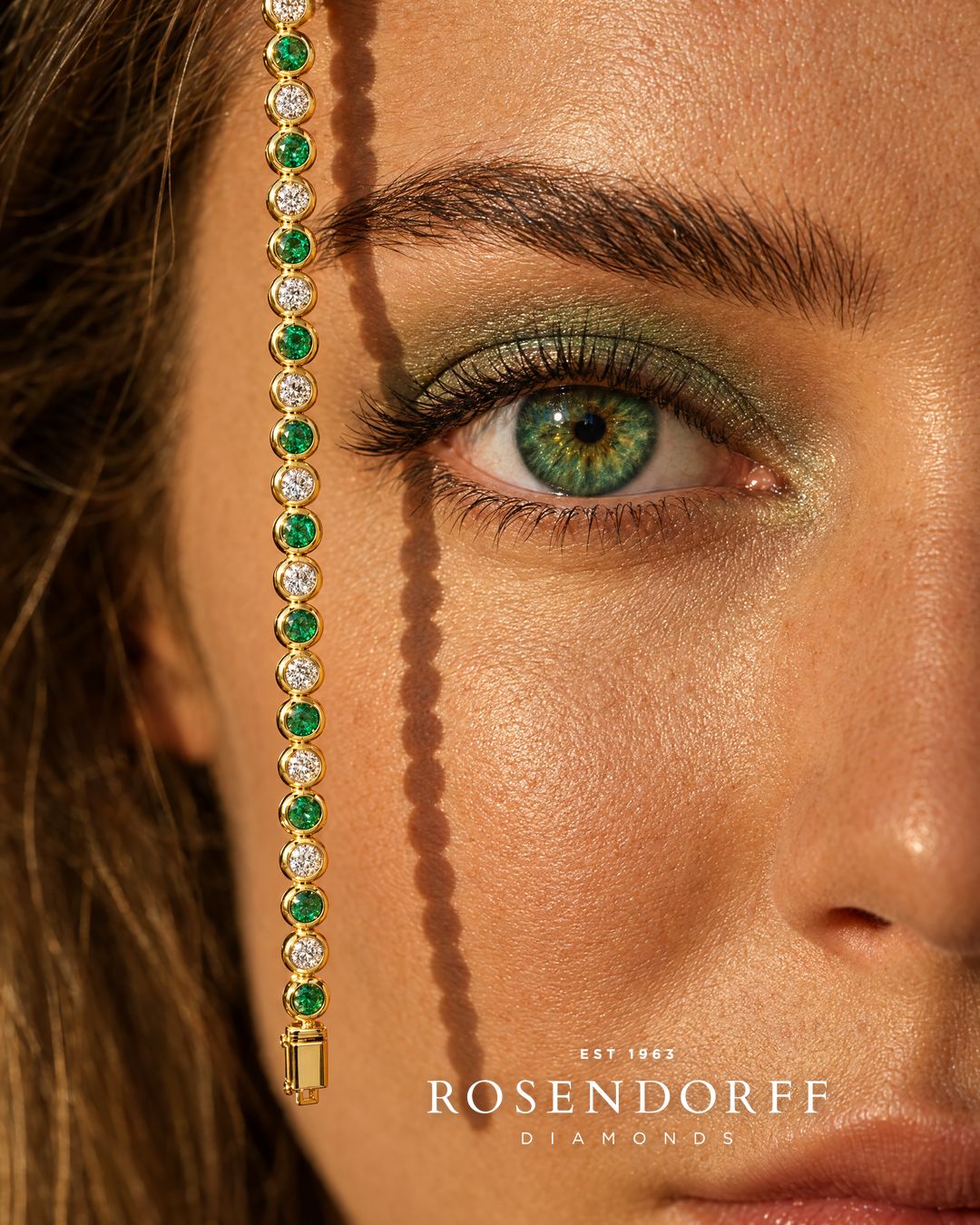 Muzo Emeralds and Diamond Bezel Bracelet